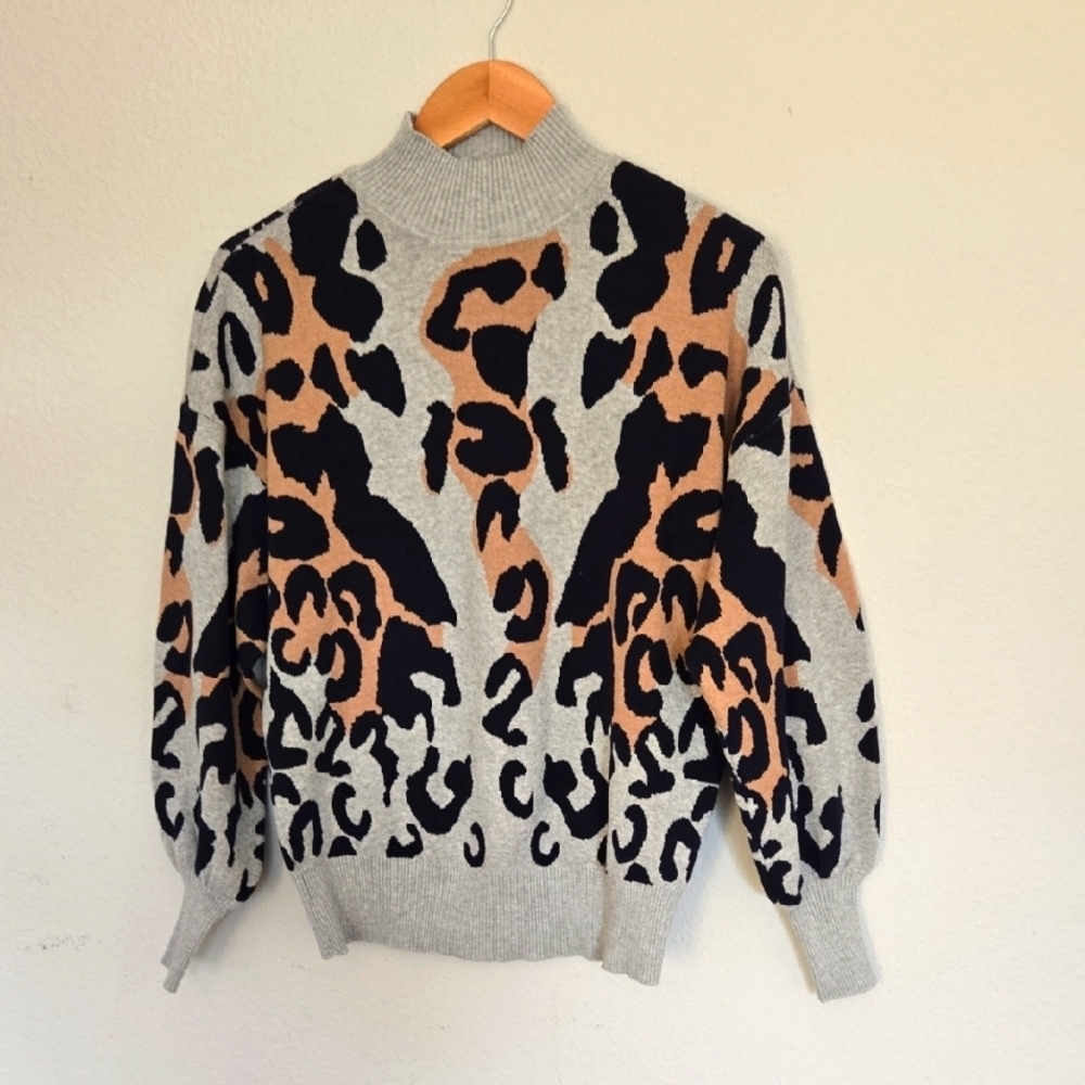Ted Baker Gray and Tan Leopard Print Mock Neck Sweater Size 2/M